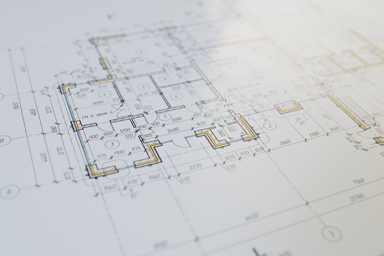 Plano de arquitectura moderno con medidas y áreas resaltadas